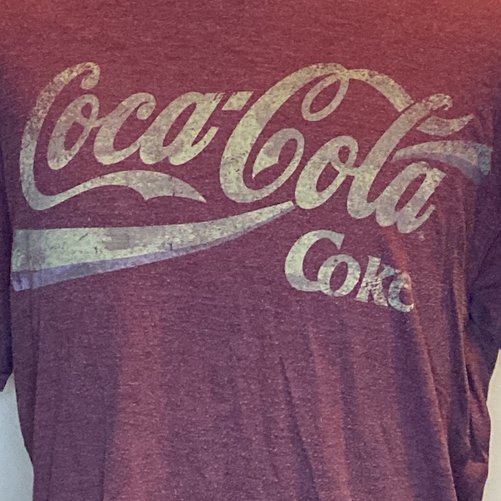 Newport Blue Vintage Fit 'Coca-Cola' T-Shirt in Red Cotton (sz L) - Picture 2 of 4